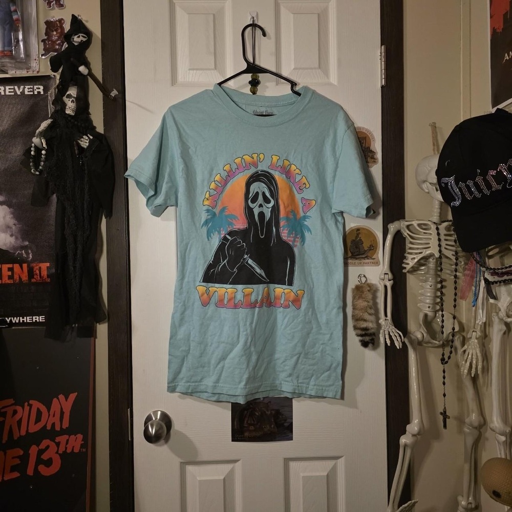 Hot Topic Light Blue Graphic 'Killin' Like a Villain' Tee